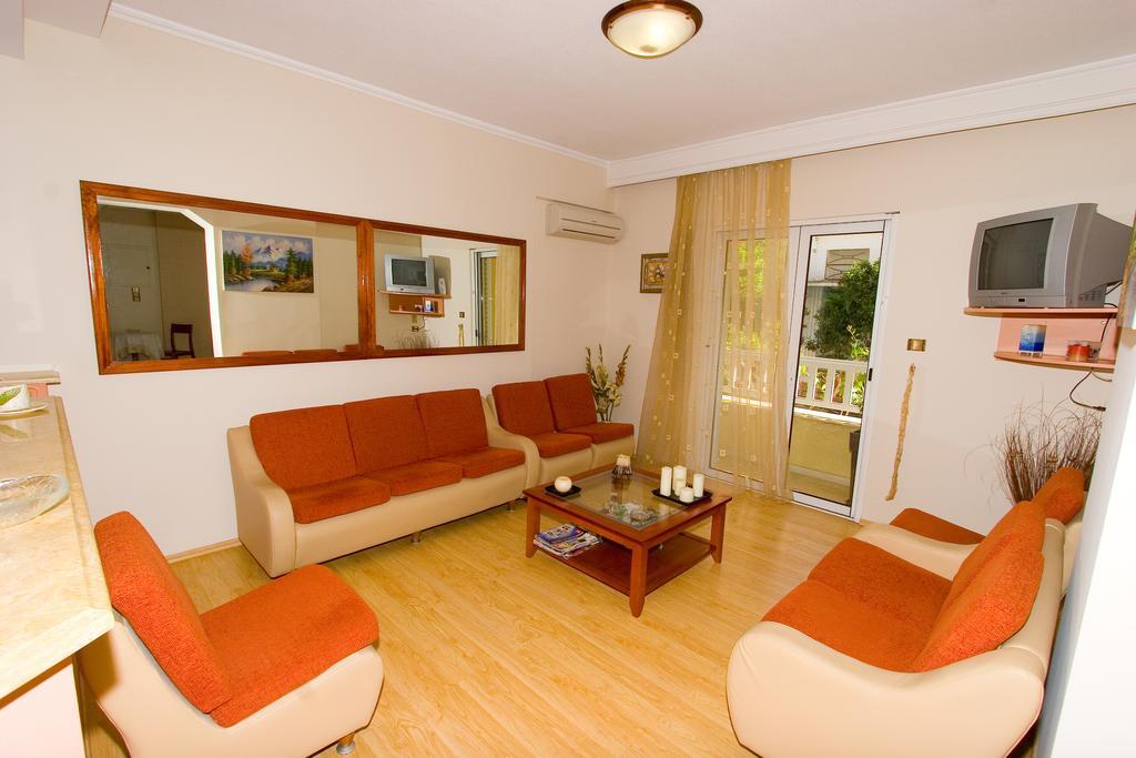 Miami Studios Лутра-Эдипсу Экстерьер фото